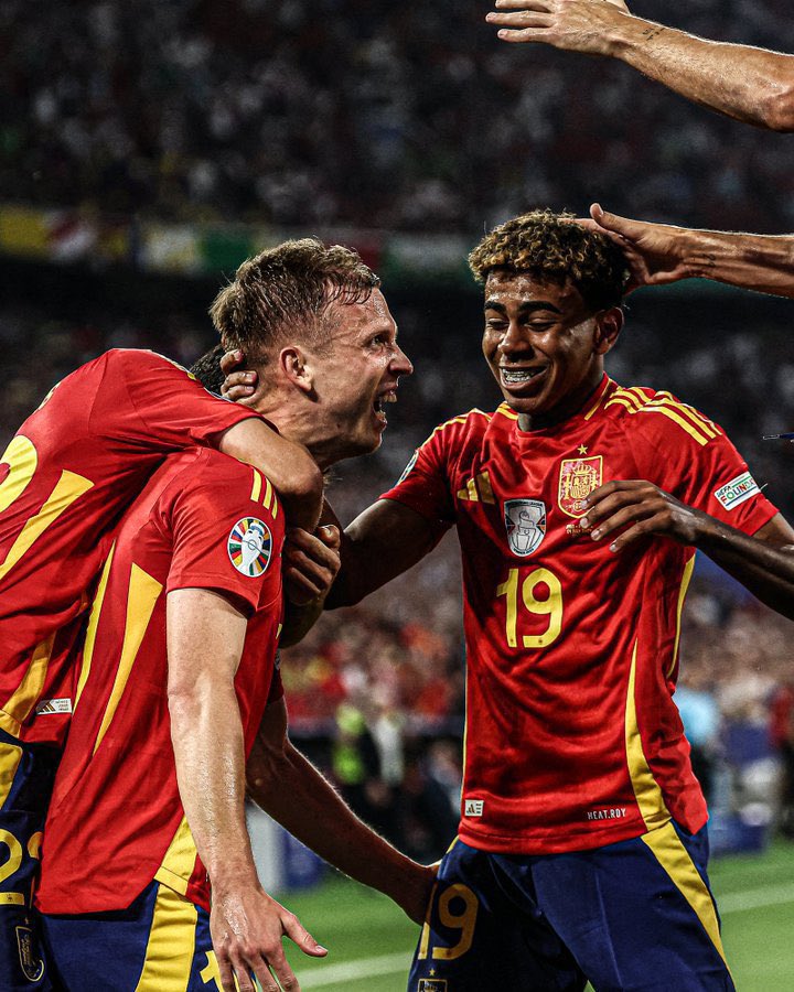 foxsin712's tweet photo. What a win❤️🫶 #EURO2024 https://t.co/RnhdaKFfhn
