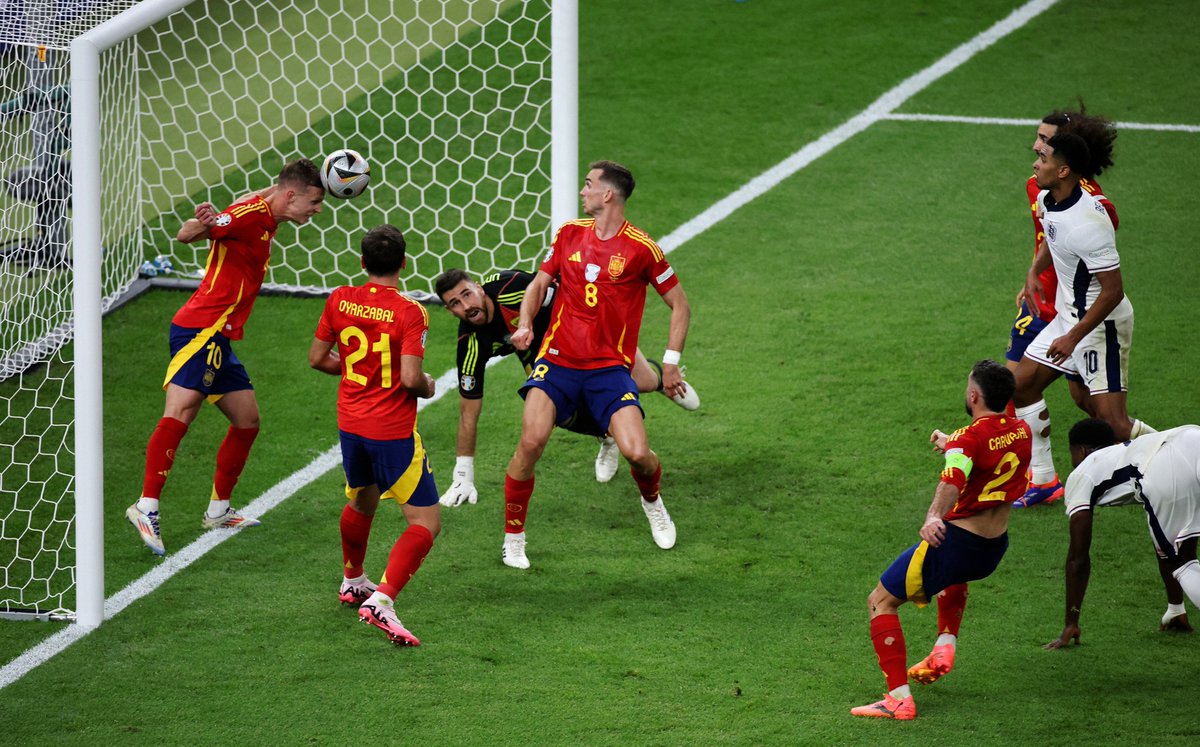 Porque marcar goles le resultó tan poco... que decidió también evitarlos 😯

ES LA FOTO. La 'parada' de la Eurocopa. La que nos da la cuarta 🏆 DON DANIEL OLMO CARVAJAL ✨

#EURO2024