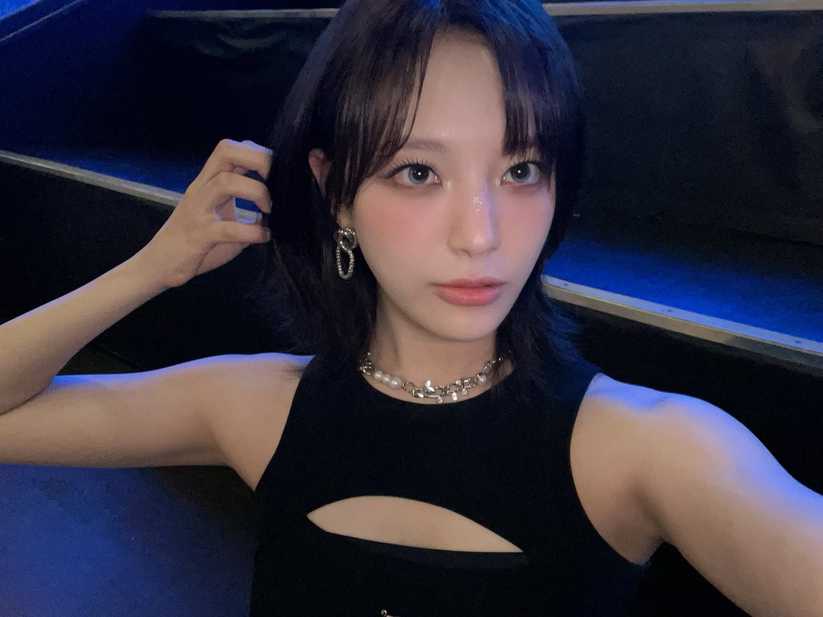 Billlieofficial's tweet photo. [#문수아] Billlie in berlin❤️‍🔥

#Billlie_Letter https://t.co/M9u44zVLqw
