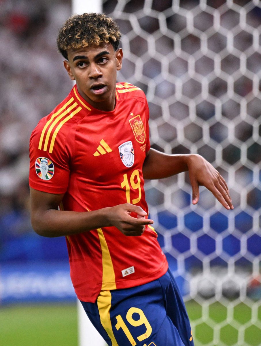 oosamamokhtar's tweet photo. 🚨 رســمــياً 🚨 
إسبانيا بطلة اليورو 🇪🇸❤️ https://t.co/iSoZLxipdu