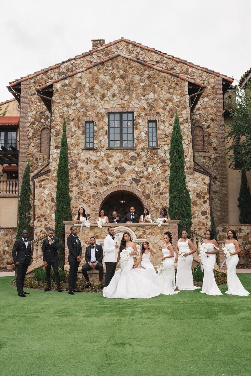 AlexBri_'s tweet photo. #TheRoyalWedding 💛 https://t.co/EjMSDK1o0N