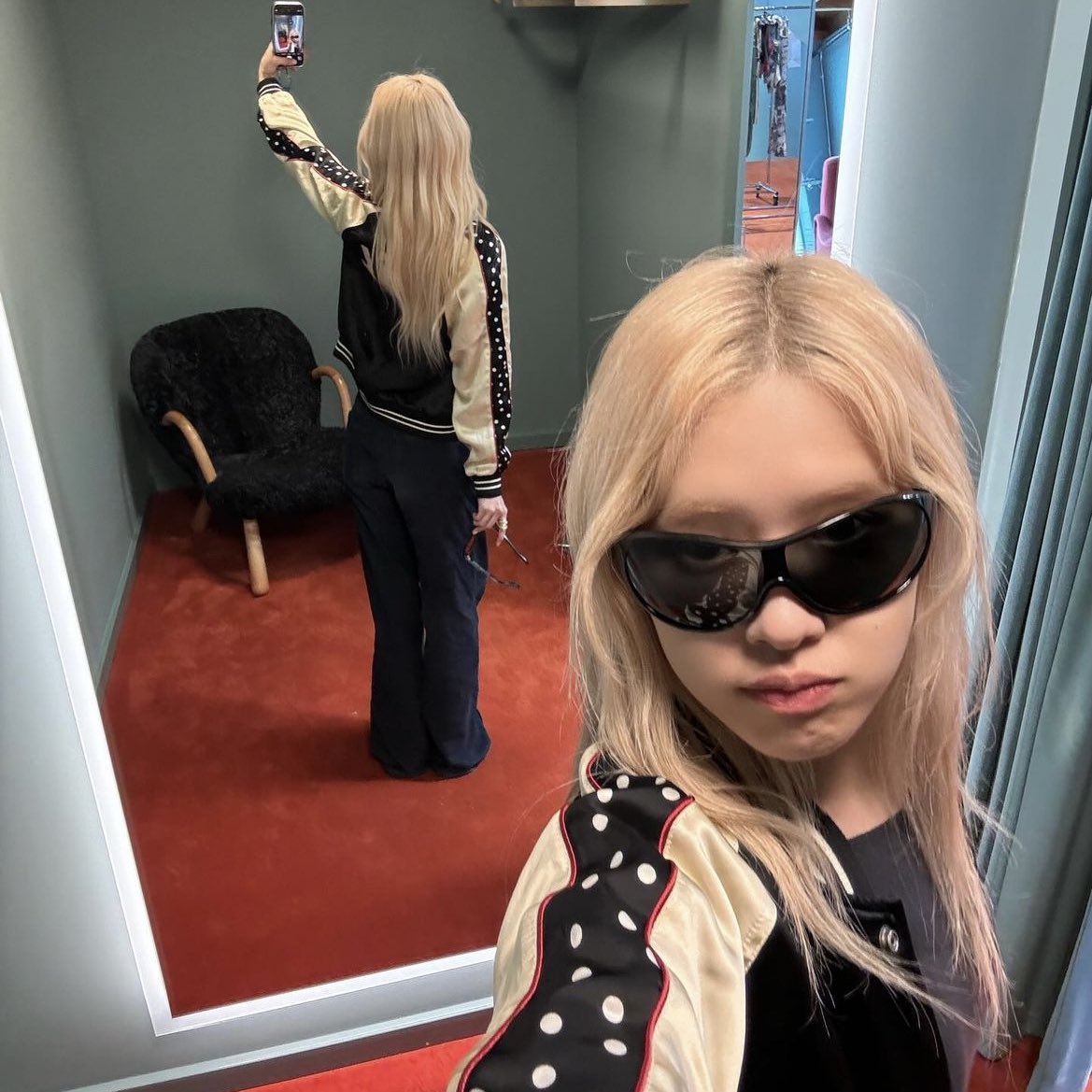 roseannepics's tweet photo. rosé ig post https://t.co/0vsRBo828w