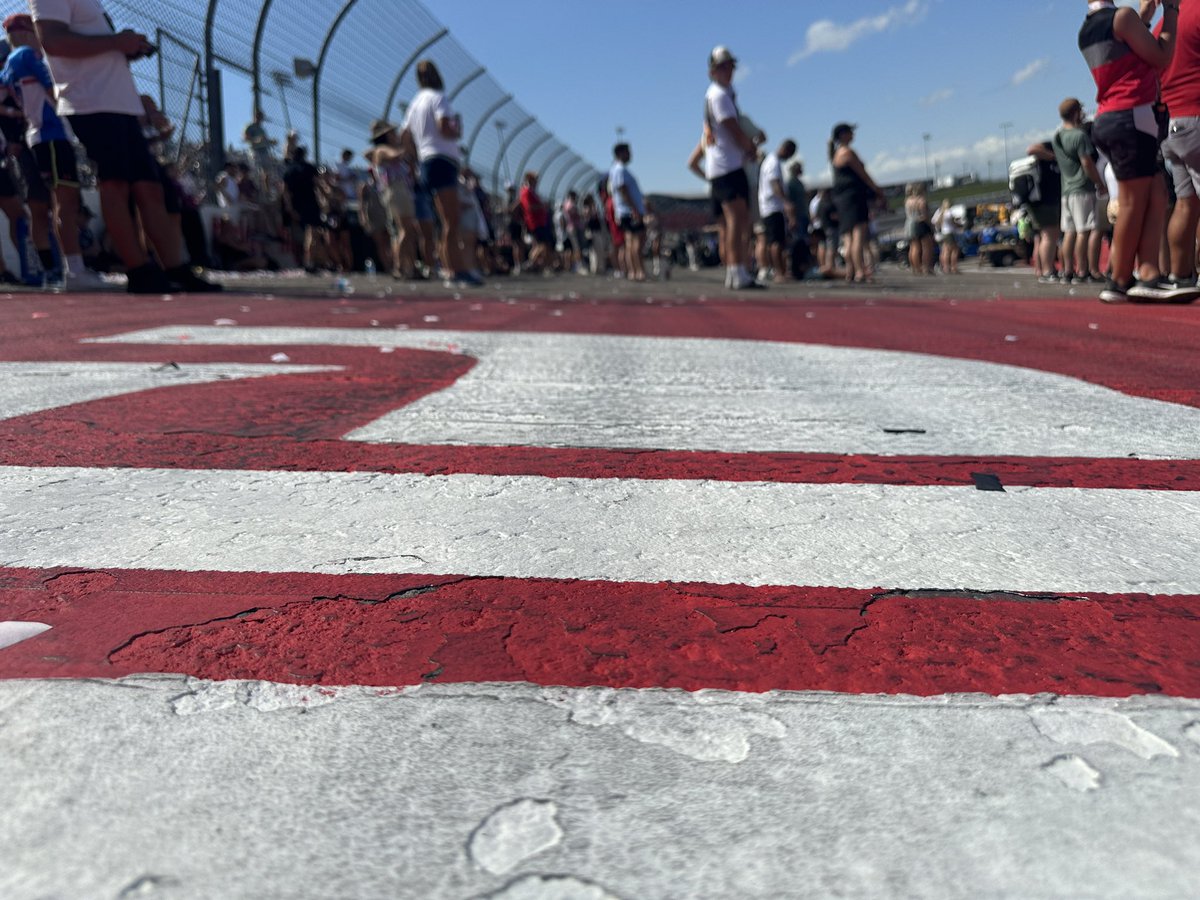 CDeHarde's tweet photo. Quiet-ish track, @iowaspeedway.
Cc: @jeff_gluck.
#HyVeeHomefront250
#HyVeeOneStep250
#IndyCar https://t.co/i14jY4l9R8