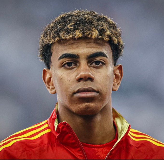 Footballtweet's tweet photo. 🚨 OFFICIAL: The Young Player of the Tournament. 🇪🇸🥇 https://t.co/cw5ZHnws2Y