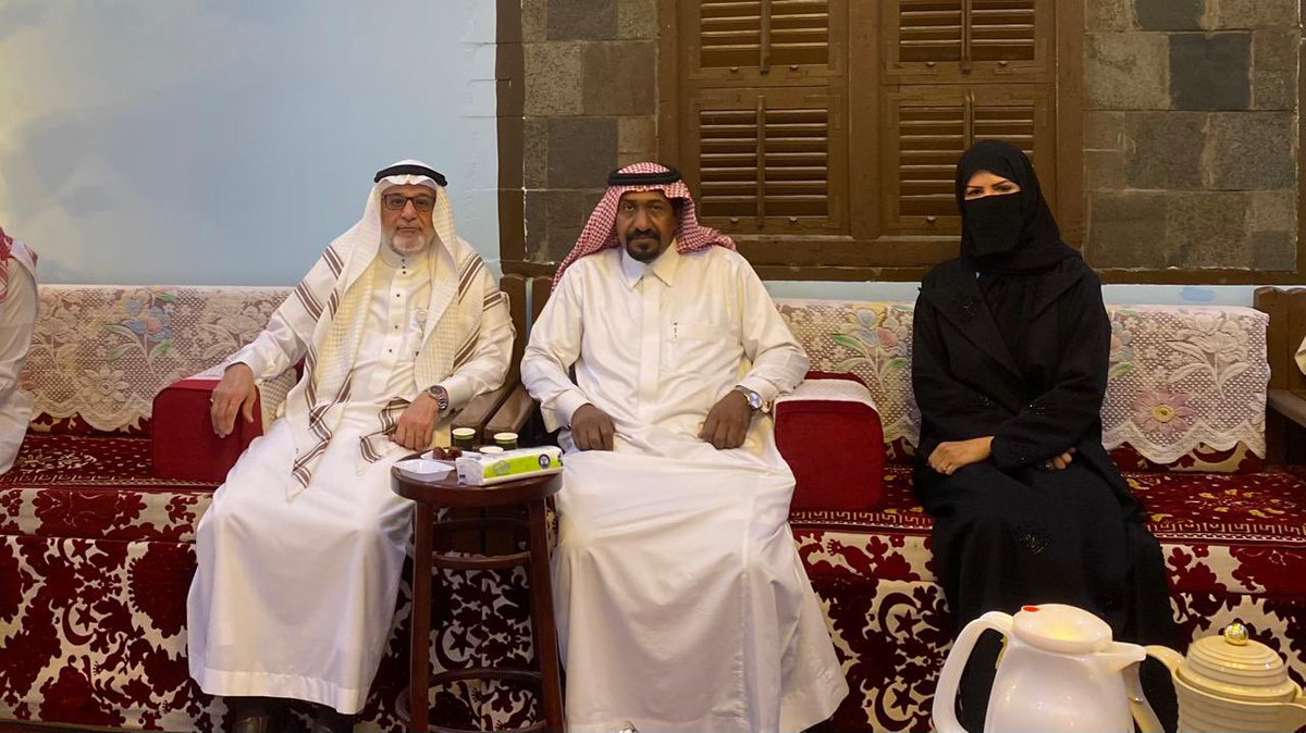 Taif_History's tweet photo. تشرف مركز تاريخ الطائف بحضور سعادة رئيس جامعة الطائف بالإشراف والتنظيم لرحلة تثقيفية لطلاب وطالبات برنامج موهبة الإثرائي الأكاديمي وذلك بتنظيم زيارة  لمتحف { عروس المصايف  }حيث  تعرف الحضور على مقتنيات  وأركان المتحف التراثية التي تمثل حقب تاريخية  مختلفة عن تاريخ وحضارة الوطن.🇸🇦 https://t.co/yylHrcsSsJ
