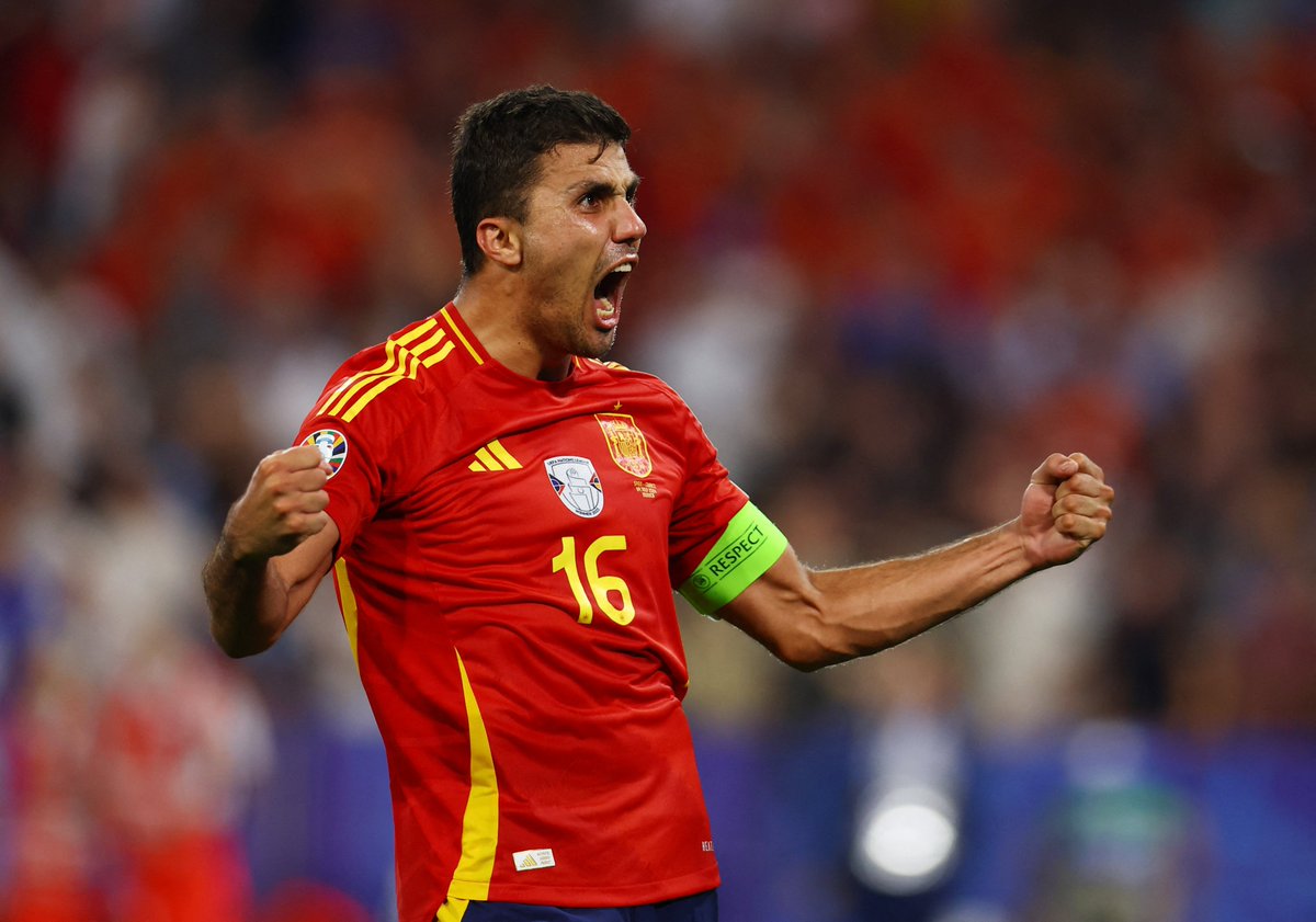 partidazocope's tweet photo. 🎩 MEJOR JUGADOR DE LA #EURO2024 

🪄 Don Rodrigo Hernández Cascante

📻 #PartidazoCOPE