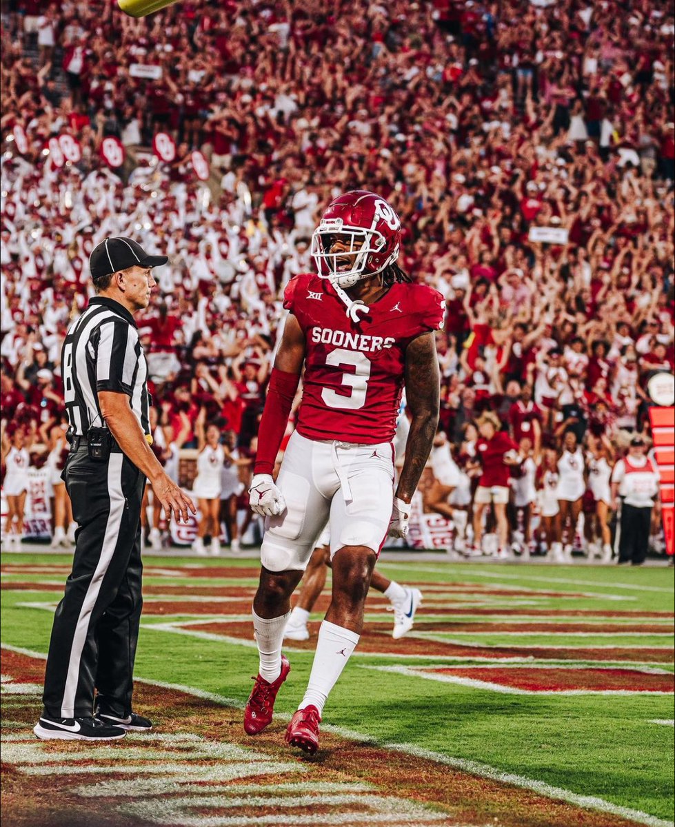 #AGTG After a great conversation with <a href="/CoachZAlley/">Coach Zac Alley</a> I am blessed to receive an offer from Oklahoma University ⭕️U #35 #boomersooner <a href="/CoachZAlley/">Coach Zac Alley</a> <a href="/CoachToddBates/">Todd Bates</a> <a href="/RivalsFriedman/">Adam Friedman</a> <a href="/adamgorney/">Adam Gorney</a> <a href="/SWiltfong_/">Steve Wiltfong</a> <a href="/ChadSimmons_/">ChadSimmons</a> <a href="/CraigHaubert/">Craig Haubert</a> <a href="/CoachGCarswell/">Greg Carswell 👐🏿🏈👣</a> <a href="/CoachNickPopiel/">Nick Popiel</a> <a href="/CoachSB_4theG/">Santavious Bryant</a>