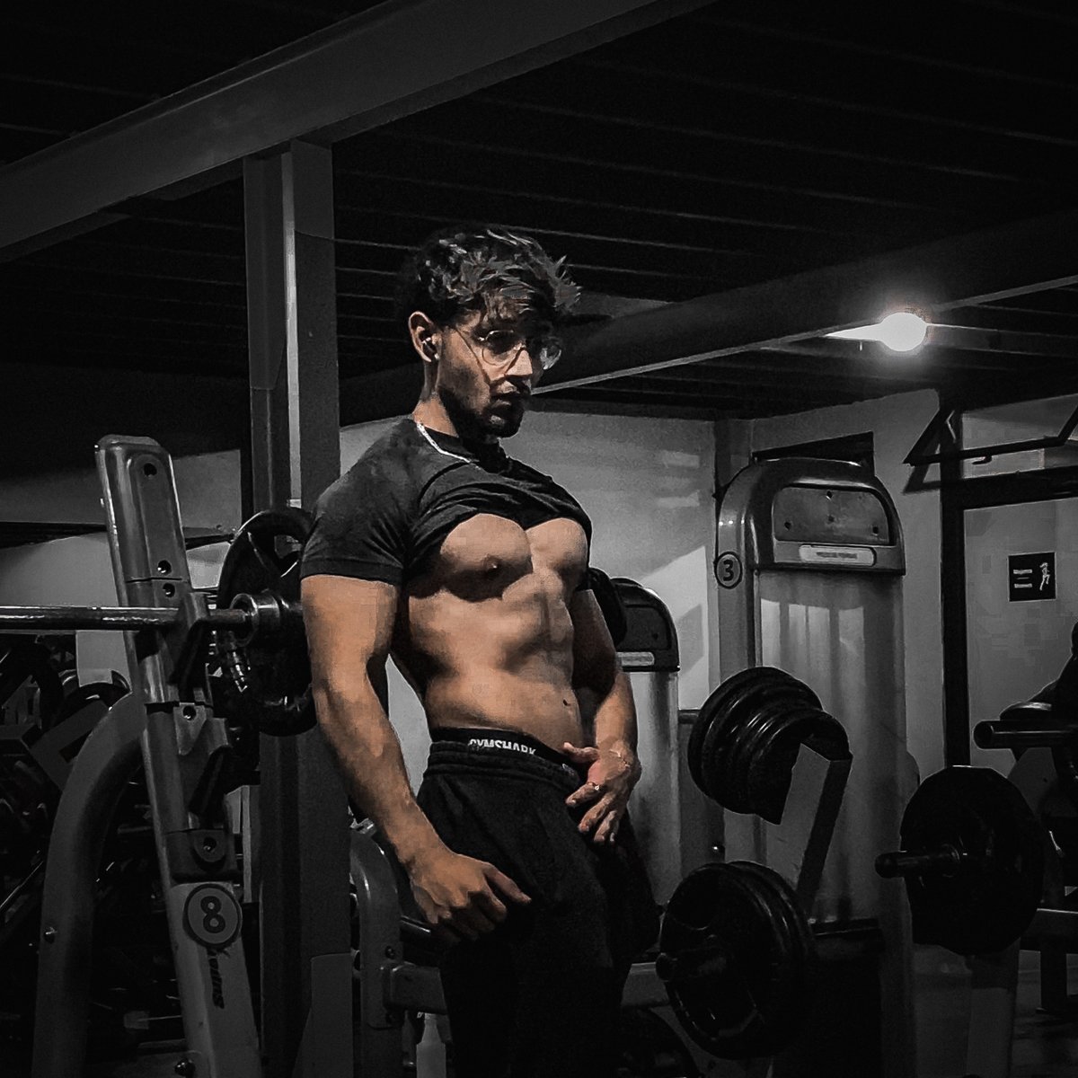 "When you are disciplined in your physique, you are disciplined with everything else."

This was what one of my biggest clients told me when I asked him why he chose me in addition to my talent as an editor.

And the fact is that our appearance is our calling card. If we are not