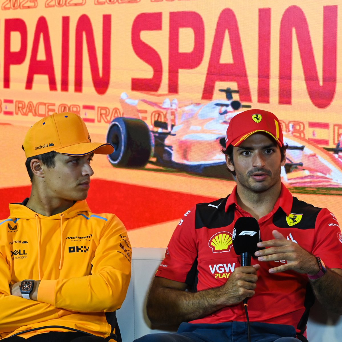 autosport's tweet photo. The #EURO2024 final in one #F1 photo 🫡 https://t.co/MkRlYTskIr
