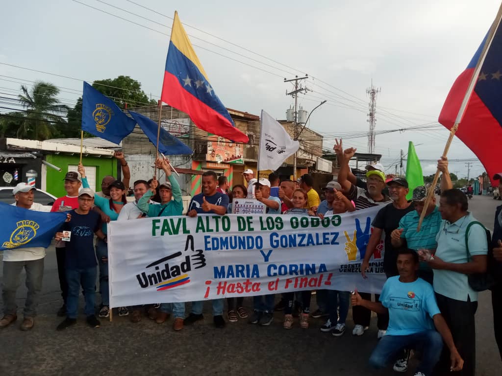 Junto a nuestro equipo guerreador del <a href="/FrentAmplioVzla/">Frente Amplio Venezuela Libre</a> de la parroquia Los Godos, seguimos promoviendo el voto por nuestro próximo presidente Edmundo González.

#VamosAGanar