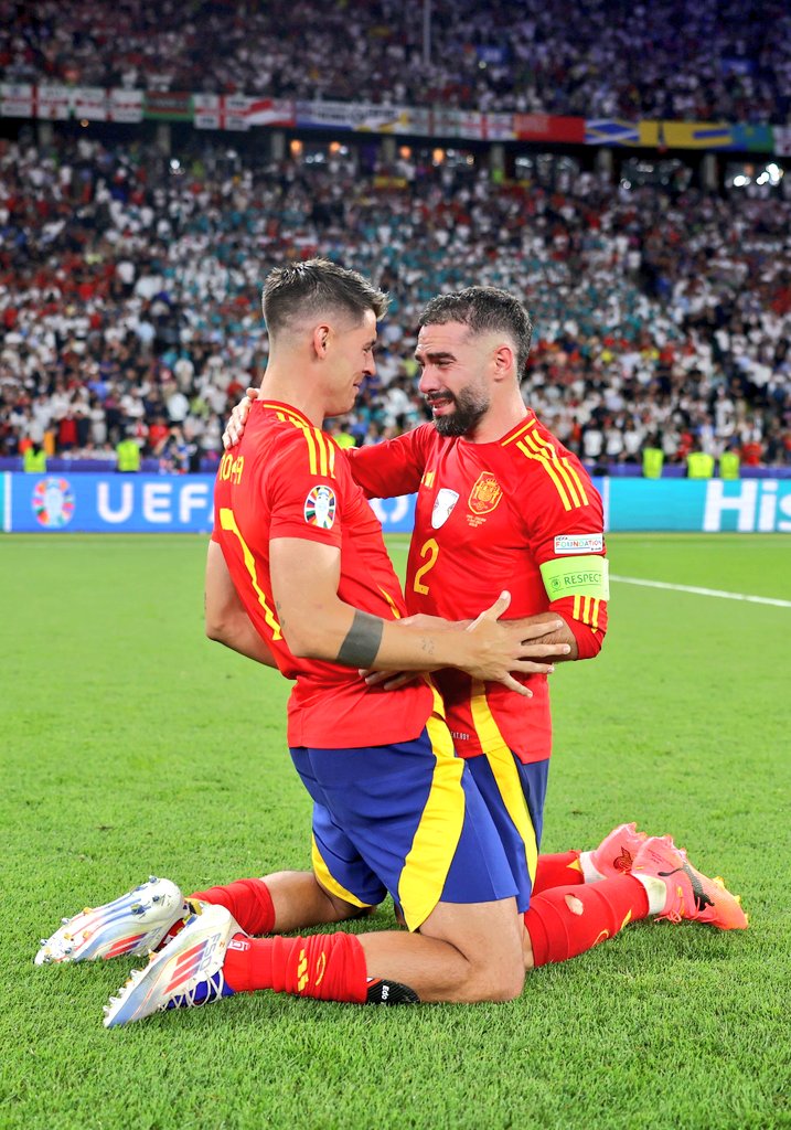 Haz lo que quieras hacer, pero que sea con PASIÓN.

#Eurocopa2024 🇪🇸