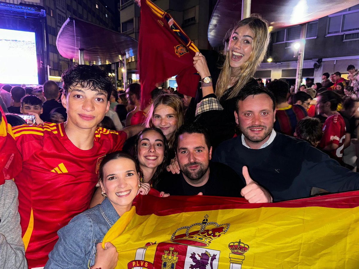 viltorad's tweet photo. Lo mejor, celebrarlo todos juntos! 💪🏼

Somos #Campeones! 🇪🇸 https://t.co/reeauNeA00