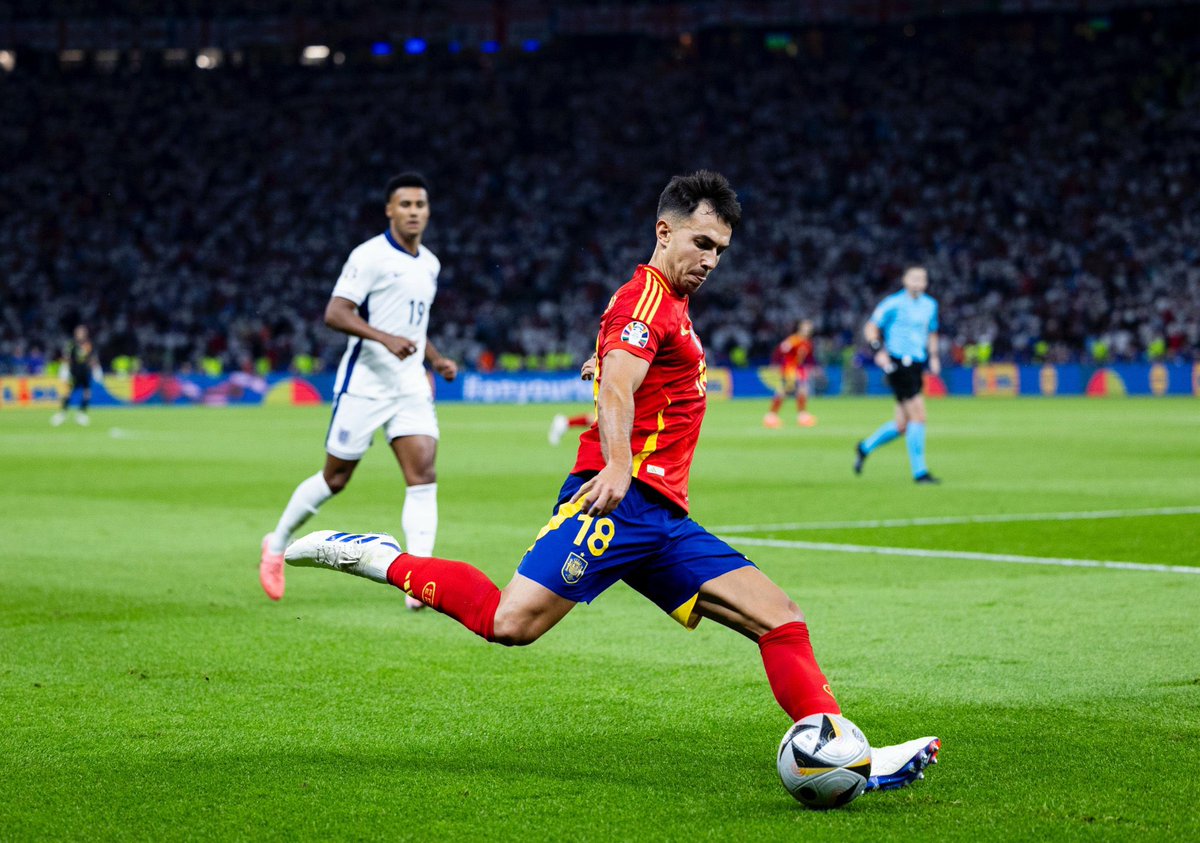 5️⃣ Equipo con mayor representación en la final de la Eurocopa.

💪 Cuatro de los cinco jugadores han participado en la final.

⚽️ Oyarzabal, autor del gol de la victoria.

💙 Una forma de ser y de hacer.

#WeareReal