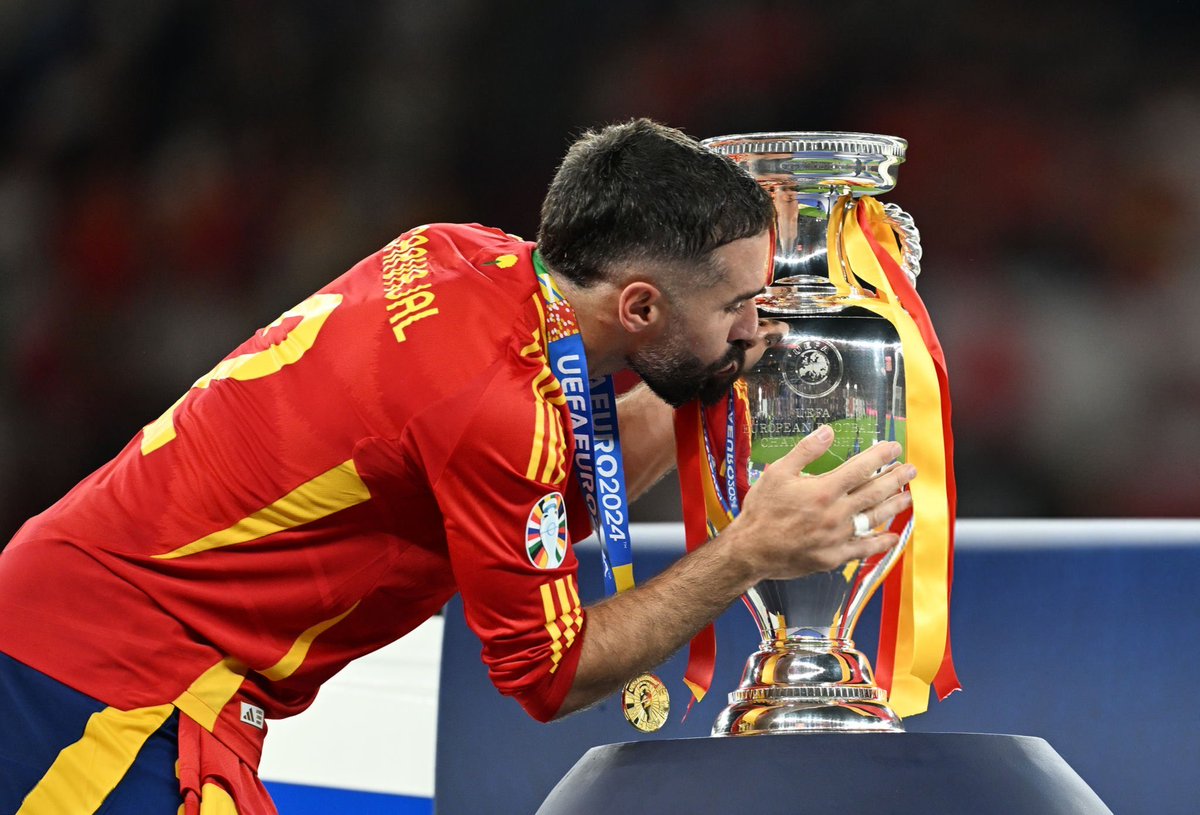 MH_1902's tweet image. بطل نهائي دوري أبطال أوروبا 2014
بطل نهائي دوري أبطال أوروبا 2016
بطل نهائي دوري أبطال أوروبا 2017
بطل نهائي دوري أبطال أوروبا 2018
بطل نهائي دوري أبطال أوروبا 2022
بطل نهائي دوري أبطال أوروبا 2024
بطل نهائي يورو 2024

كارفخال بطل 7 نهائيات اوروبية متتالية 🤯🤯