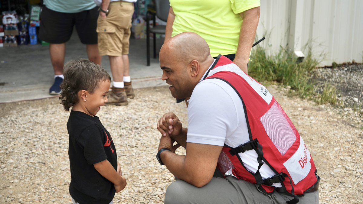 ColinAllredTX's tweet photo. I was amazed at the resilience and hope I saw as I passed out water and supplies in Sargent, one of the communities hardest hit by Hurricane Beryl. In times of crisis, Texans step up for each other and together, we’ll get through this. https://t.co/cx6rM8WknA