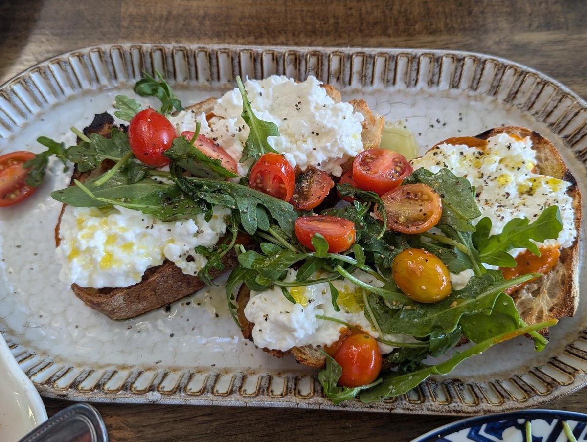 YCompestine's tweet photo. Enjoying a #perfect #summerday! After a #gym #workout, I had a delightful #meal with my friend Larissa at Melo’s Italian Table. #Fantasticfood, #greatconversation, and #beautifulweather! 🥰
#summer #postworkout #italian #lunch #gourmet #finedining #friend #friendship #food https://t.co/9KdyGzGYuf
