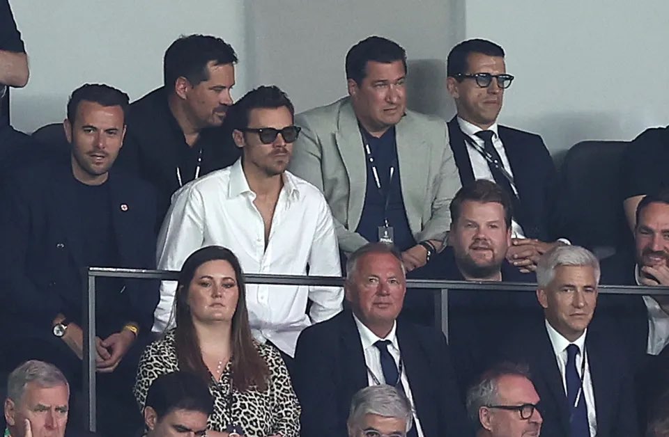 hsdcandids's tweet photo. Harry watching the Euro final in Berlin, Germany tonight - 14 July https://t.co/g0Yk0l9MLz