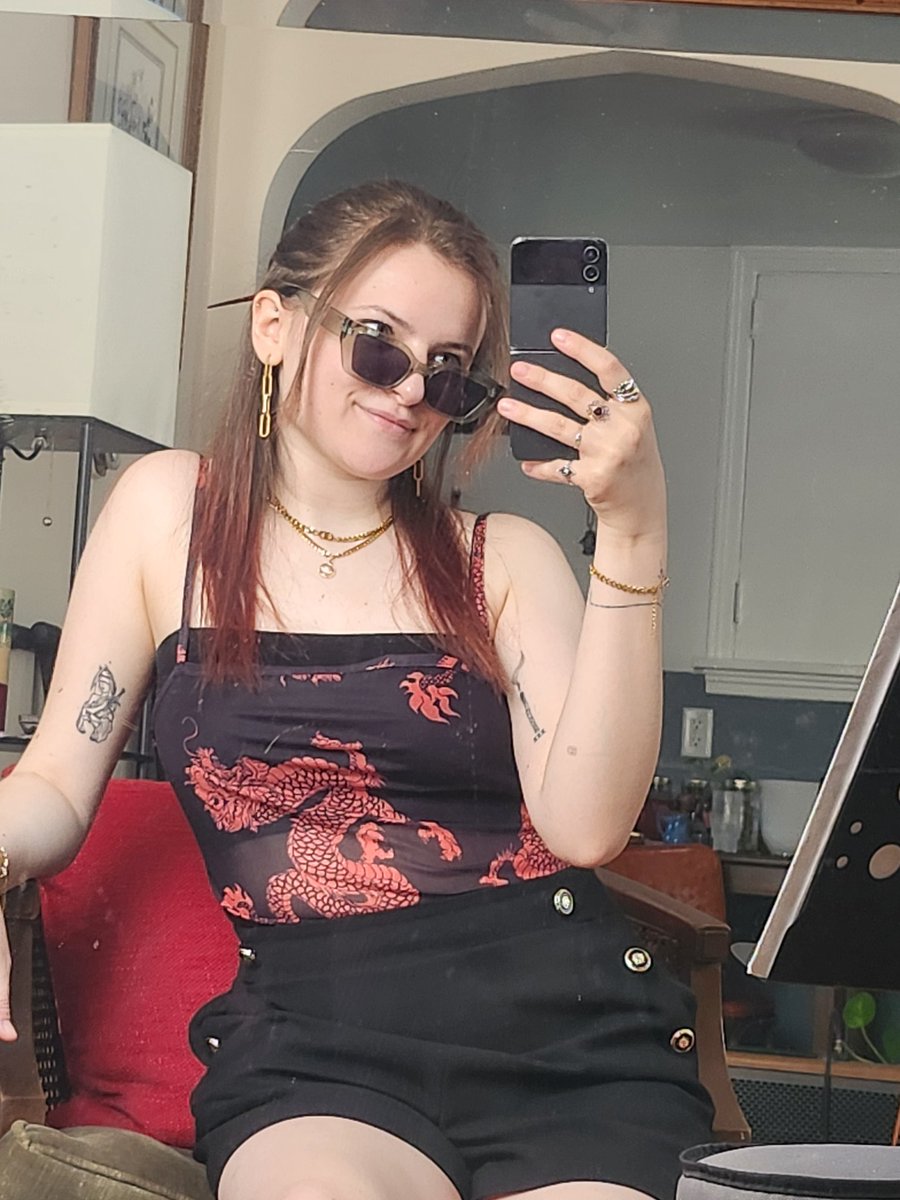 Hi. I went to a jazz club last night and this is what I wore. 😈🔥