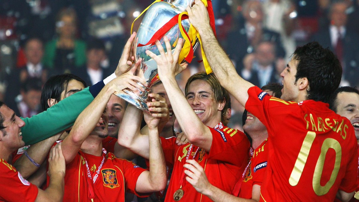 juleskoundismo's tweet photo. the prophecy has been fulfilled 🏆🏆🎾⚽️ https://t.co/rnBptP4XnL