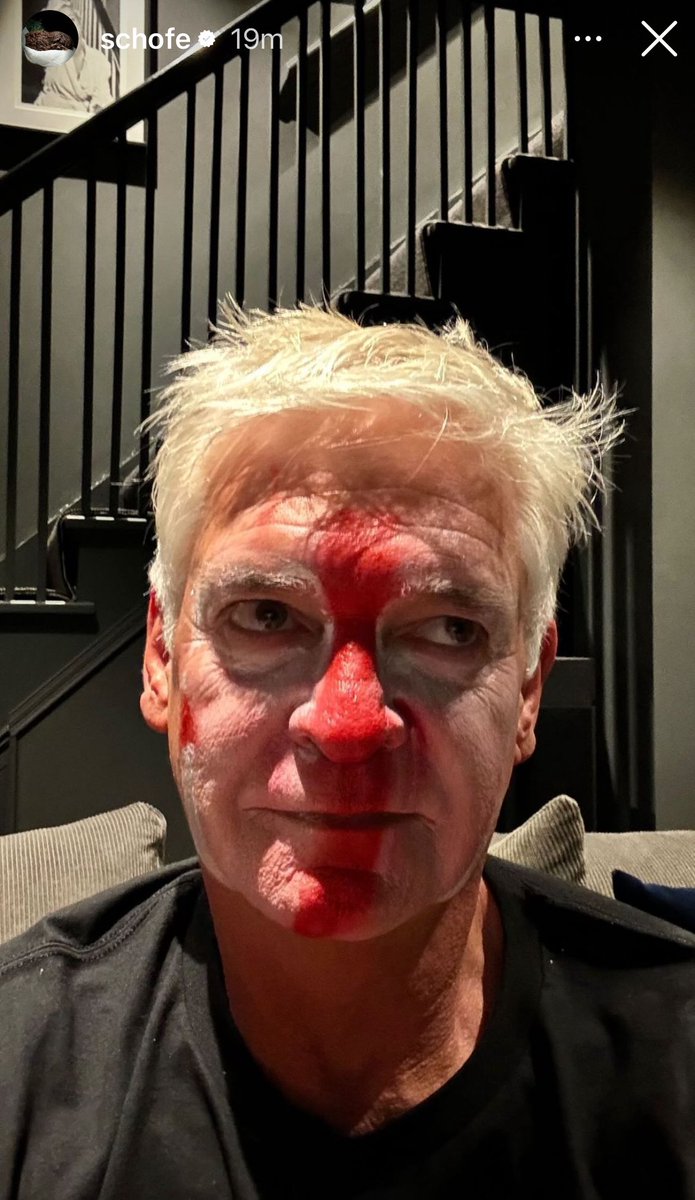RLF120900's tweet photo. Phillip Schofield’s comeback to Insta… 

Back into hiding pal… It’s no coming home 🤣🤣👋🏽👋🏽 #EURo2024 #Spain_England https://t.co/mxbpvHznap