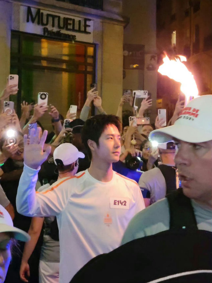 87Keyra's tweet photo. More pics from fans that attended the relay
PARIS TORCHBEARER WANG YIBO
#WangYibo_OlympicTorchRelay
#WangYibo_Olympic2024 #WangYibo #Paris2024 https://t.co/gi6bFVMbuh