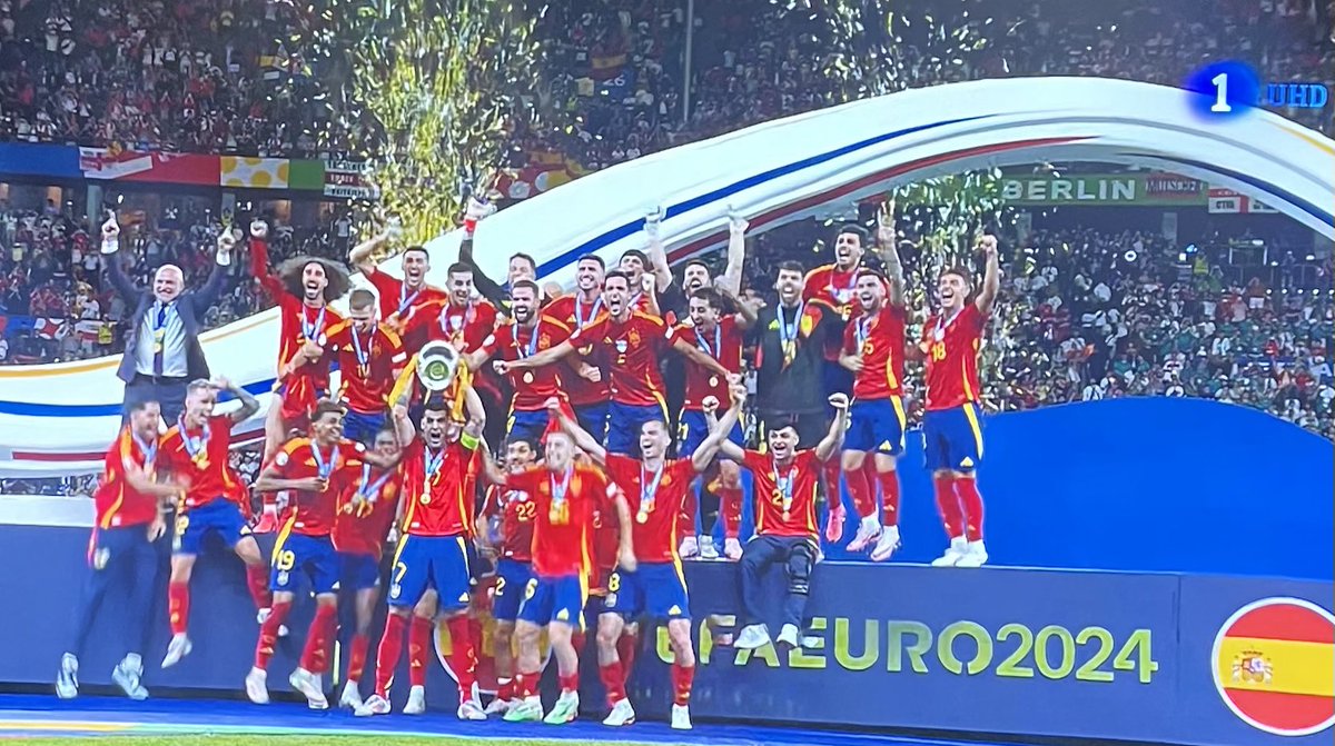 Cordón Seguros Correduría (@cordonseguros) on Twitter photo ¡Gracias Equipo! 🇪🇸
¡Enhorabuena a todo el equipo de la <a href="/SEFutbol/">Selección Española Masculina de Fútbol</a> !
¡Enhorabuena a todos sus aficionados y a todas las personas que han apoyado a los españoles!
<a href="/SEFutbol/">Selección Española Masculina de Fútbol</a> 2 - 1 <a href="/England/">England</a>
#EURO2024 ¡Gracias Equipo! 🇪🇸
¡Enhorabuena a todo el equipo de la <a href="/SEFutbol/">Selección Española Masculina de Fútbol</a> !
¡Enhorabuena a todos sus aficionados y a todas las personas que han apoyado a los españoles!
<a href="/SEFutbol/">Selección Española Masculina de Fútbol</a> 2 - 1 <a href="/England/">England</a>
#EURO2024
