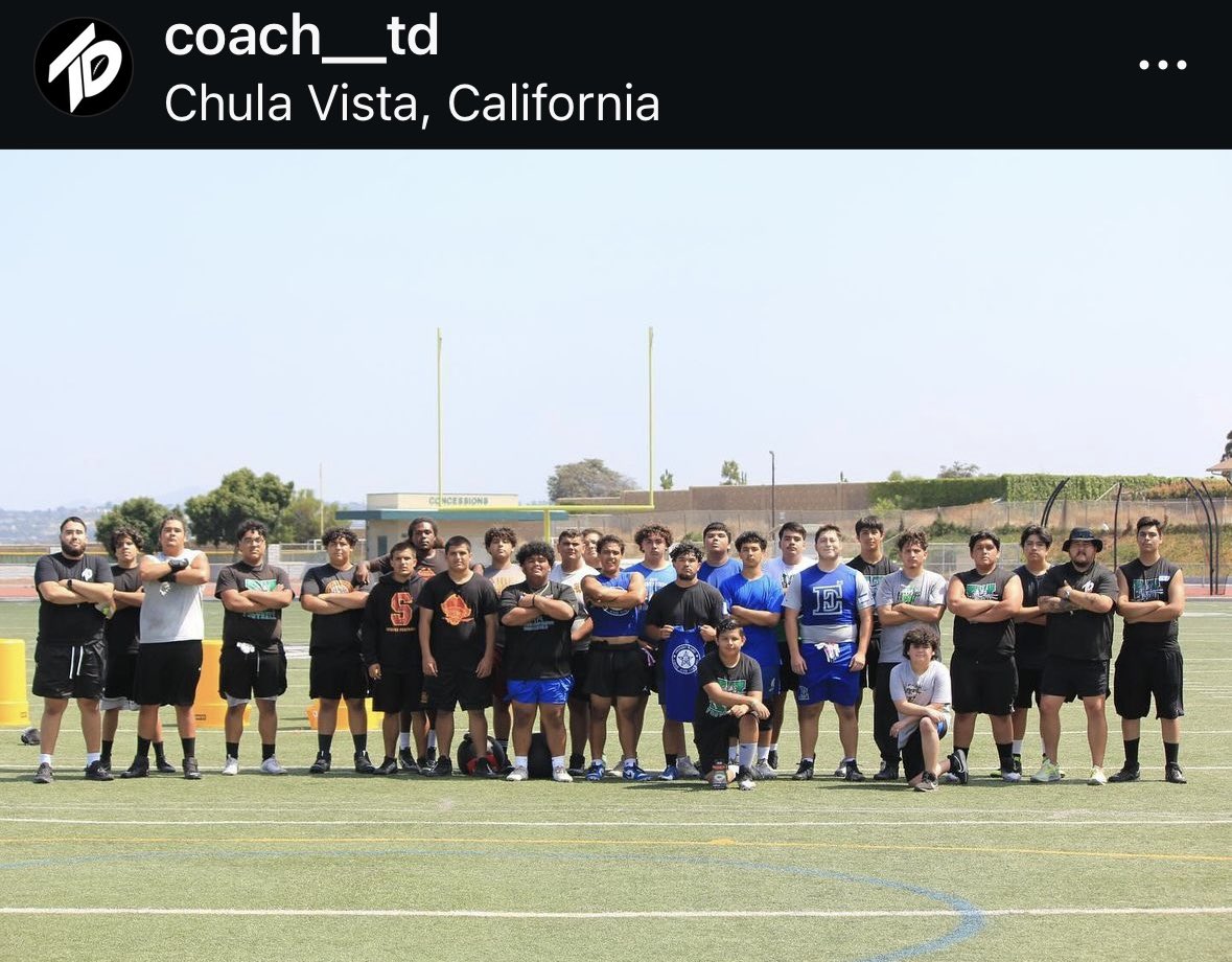 AndresMuni89014's tweet photo. 40 days till kickoff…
#work #eastlake #football #Dline 
#nodaysoff #Oline #camp
#AG2G #jesus #Blessed 
@eastlaketitanFB https://t.co/QWv9ybVFoR