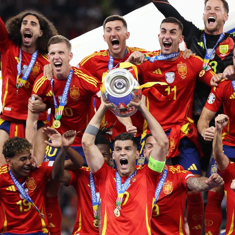 LOS CAMPEONES DE EUROPA. 

HOY GANÓ EL FÚTBOL.