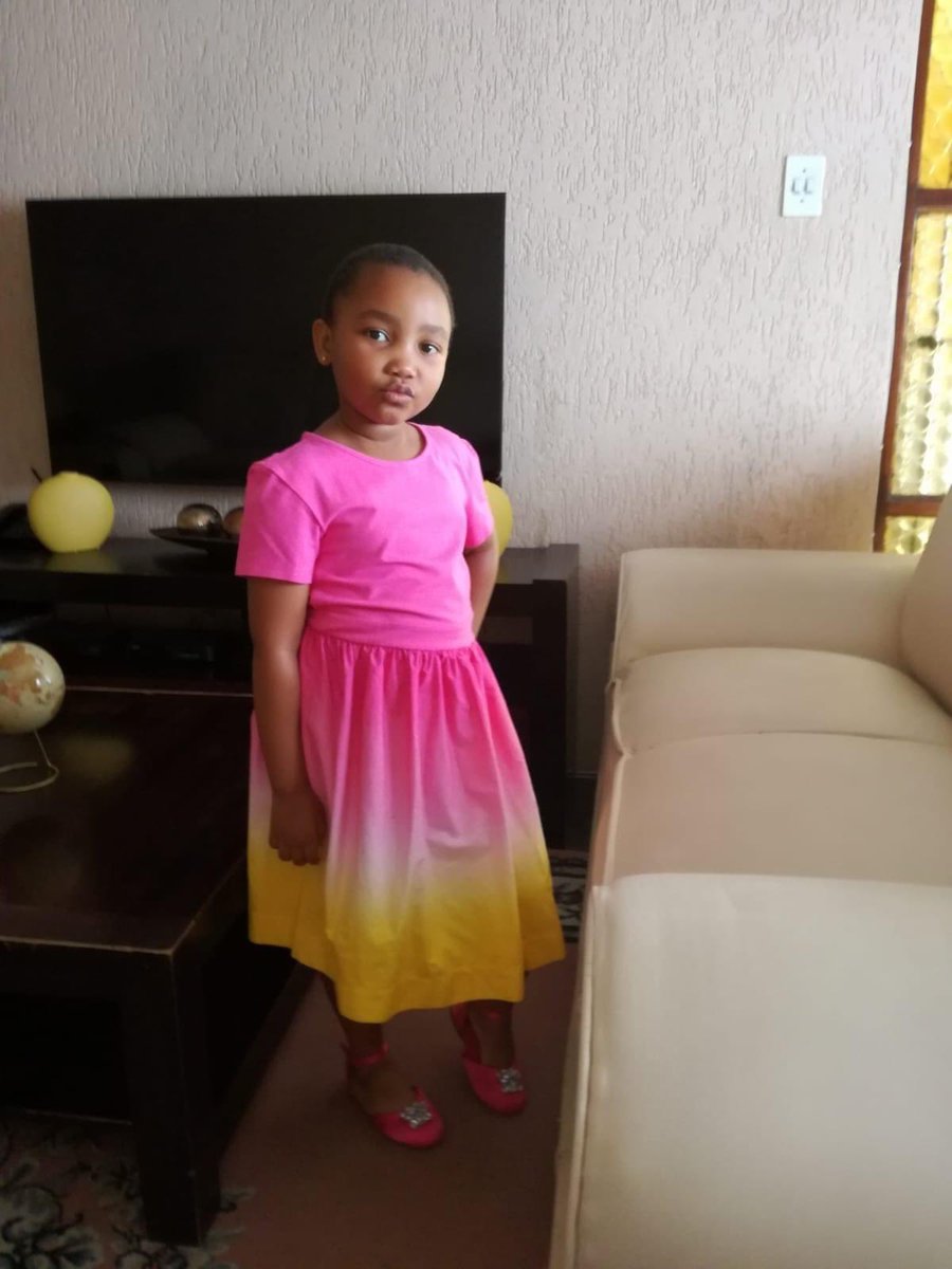 MbazimaThomason's tweet image. Help us find this little girl in the picture please let me know. Her name is Rorisang Makinita and she is 7 years old  . She is based in Kibler Park.

Please share as much as you can and if there is any information please don't hesitate to contact this number 083 444 0404 /…