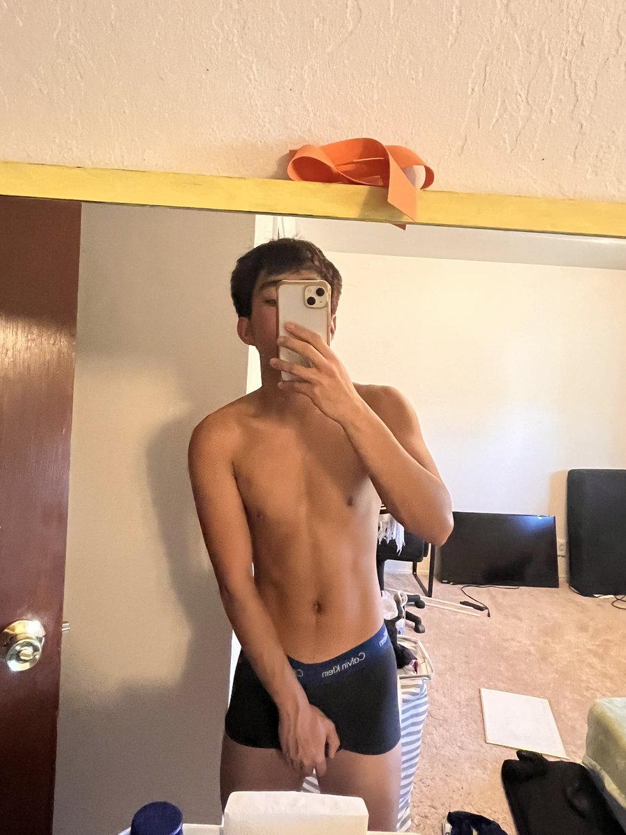 troyboytw's tweet photo. ayo where yo clothes at https://t.co/VwvXFGdrzw