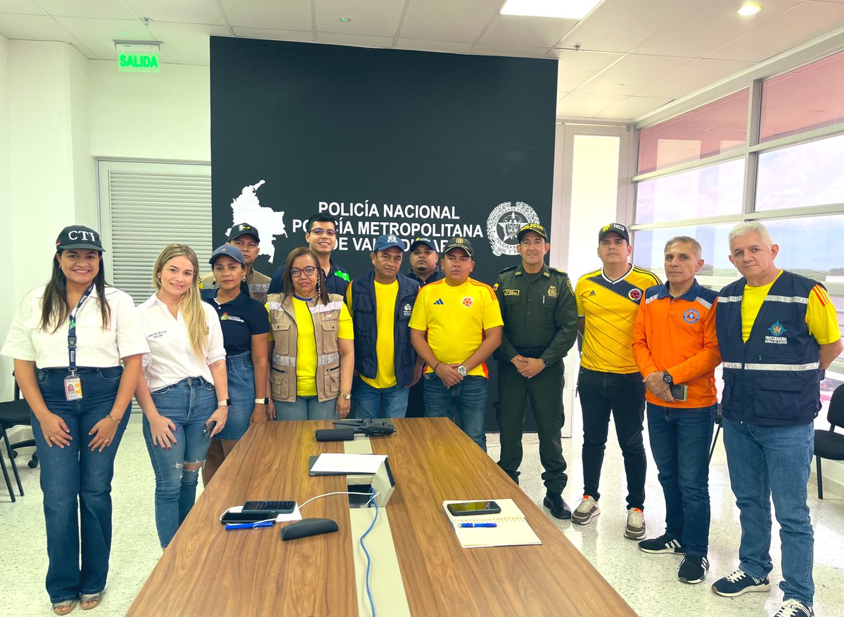 PoliciaMevap's tweet photo. 🇨🇴Instalamos Puesto de Mando Unificado en las instalaciones de la MeVap  @AlcaldiaVpar,@DefensaCivilCo, @FiscaliaCol,@PersoneriaVpar, @SecSaludVpr,@COL_EJERCITO, @DefensoriaCol,@SecTransitoVpar, @GobdelCesar,garantizando la seguridad y tranquilidad en la final de la Copa América. https://t.co/6vLzJVJNbK