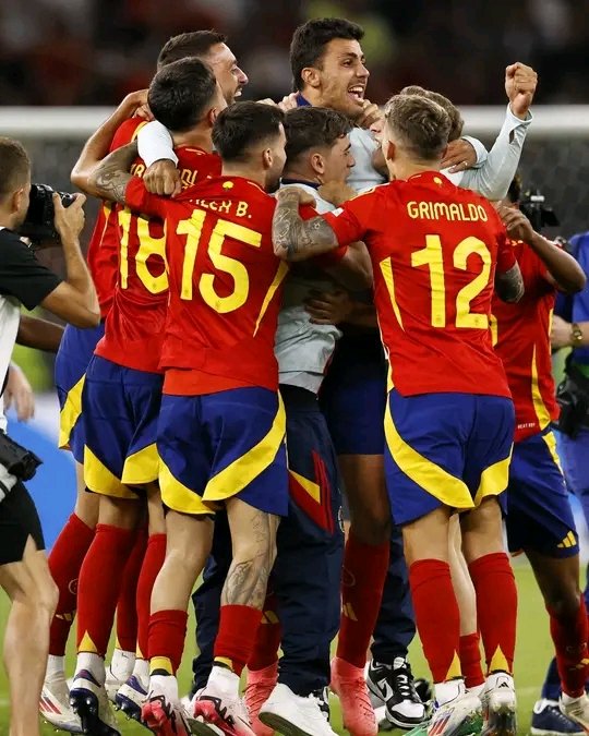 IsmailFerraj's tweet photo. 💯🎉 Për të katërtën herë, Spanja Kampione Europe e pandalshme🔥 
- España lo consiguió, campeona de Europa💪💪 https://t.co/C35mCCTYOT