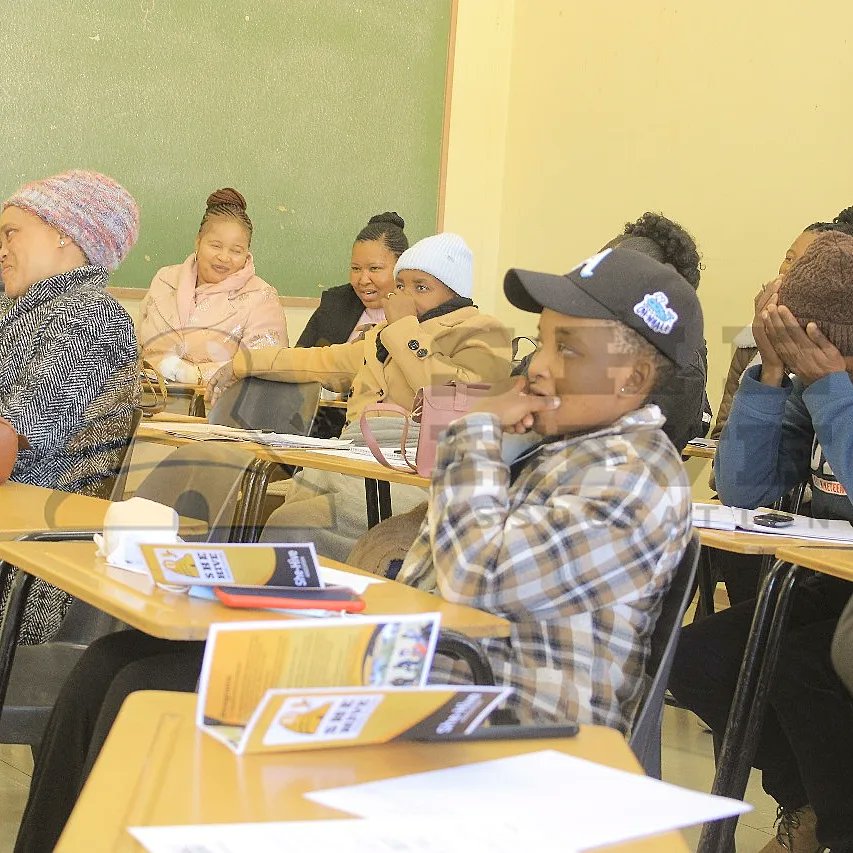 Baetapele ba Mohale's Hoek ba hlalositse ha setereke sa bona se tobane le qholotso e kholo ea tlhekefetso e susumetsoang ke bofuma, sekhahla se phahameng sa tai le bana ba ikholisang.
Ba re likhohlano le liqabang li bonahala haholo manyalong a bana lilemong tlase
<a href="/Yplus_Global/">Y+ Global</a>