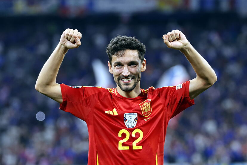 2010MisterChip's tweet photo. Jugadores BICAMPEONES de la Eurocopa

Bonhof🇩🇪
Cesc🇪🇸
Iniesta🇪🇸
Ramos🇪🇸
Silva🇪🇸
Casillas🇪🇸
Torres🇪🇸
Xabi Alonso🇪🇸
Xavi🇪🇸
Arbeloa🇪🇸
Cazorla🇪🇸
Albiol🇪🇸
Reina🇪🇸
JESÚS NAVAS🇪🇸 (2012 y 2024) https://t.co/5D8Nx0X4cN