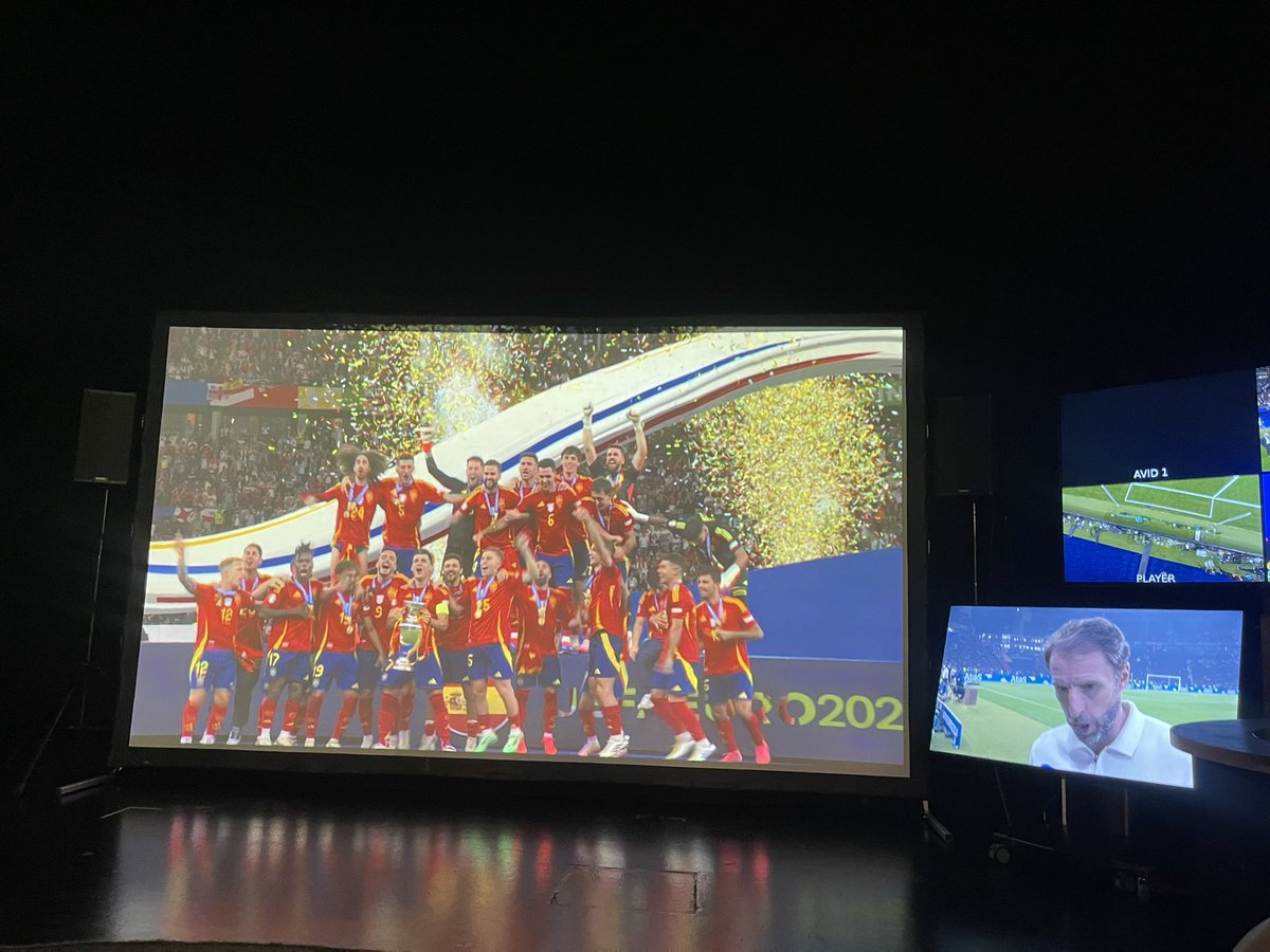 Takk fyrir okkur 🫶🏼 #emruv