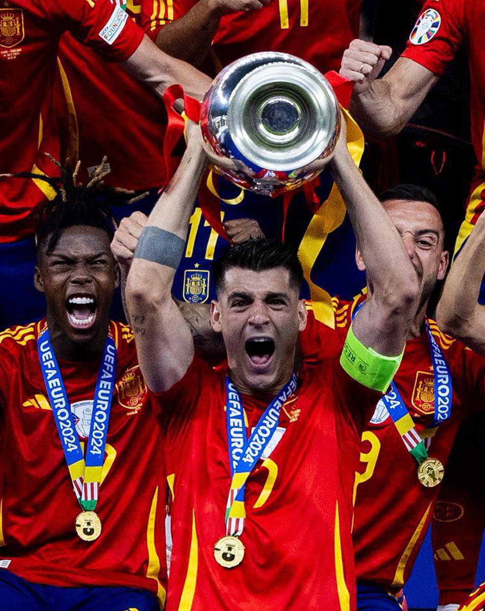 ❤‍🔥 El capitán, 𝐧𝐮𝐞𝐬𝐭𝐫𝐨 𝐌𝐨𝐫𝐚, hacia el cielo de Berlín 🏆😍