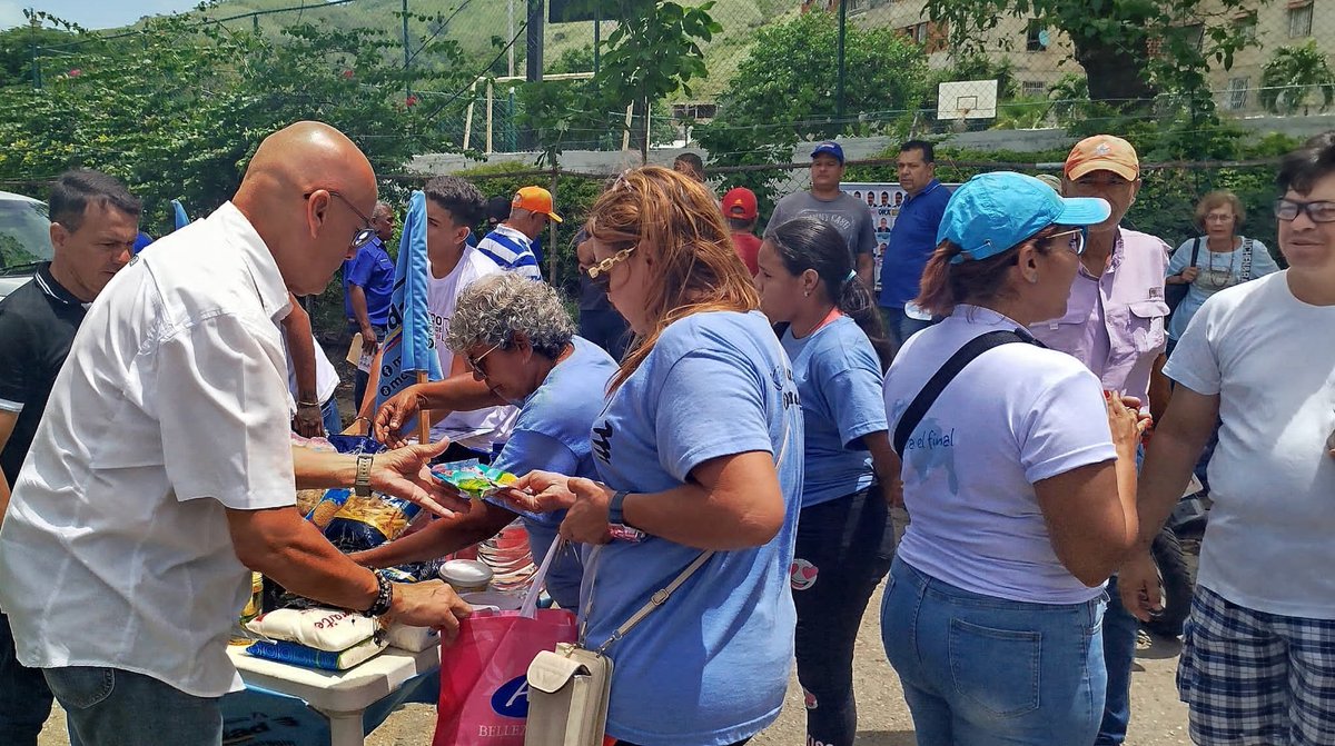 #14Julio La Victoria Mcpio Ribas, Aragua. Actividad de recolección de apoyo a ntros testigos electorales organizándonos junto al <a href="/ComandoConVzla/">Comando Con Vzla</a>, con el aporte de c/uno, garantizar logística para el #28J, desde Ribas lanzamos la campaña "En la UNIDAD está la Fuerza" 
<a href="/EdmundoGU/">Edmundo González</a>