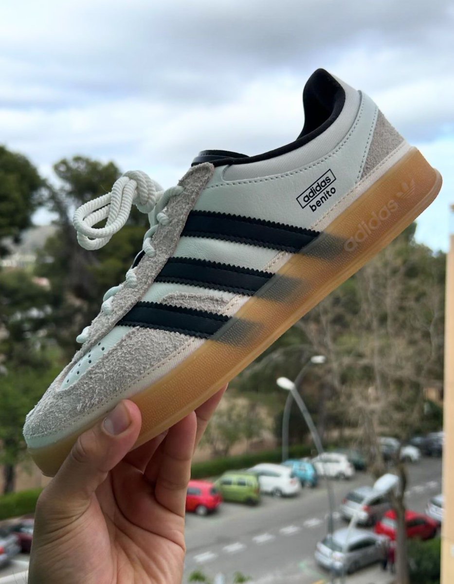 KicksFinder's tweet photo. RELEASE DATE: The Bad Bunny x adidas Gazelle Indoor "Core White/Gum" is expected to release August 17th, 2024 🐰 https://t.co/7j2oBmpx1C