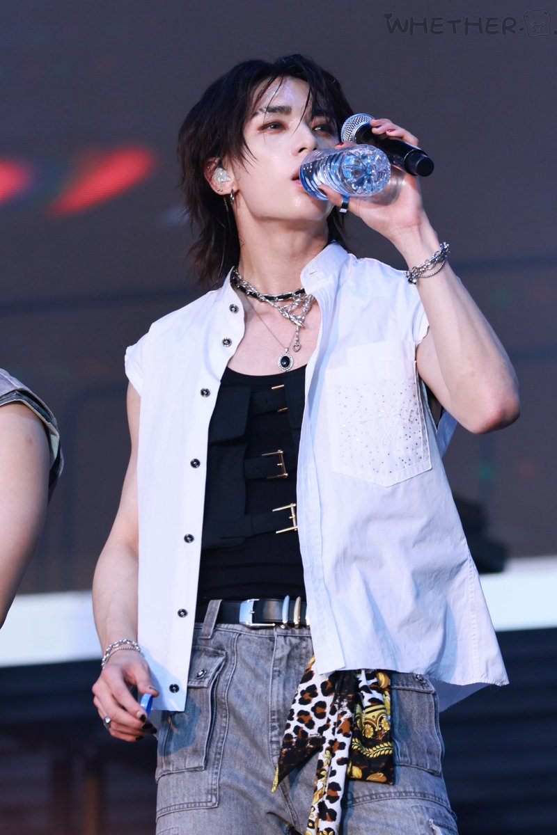 240714 BST

#현진 #hyunjin #straykids