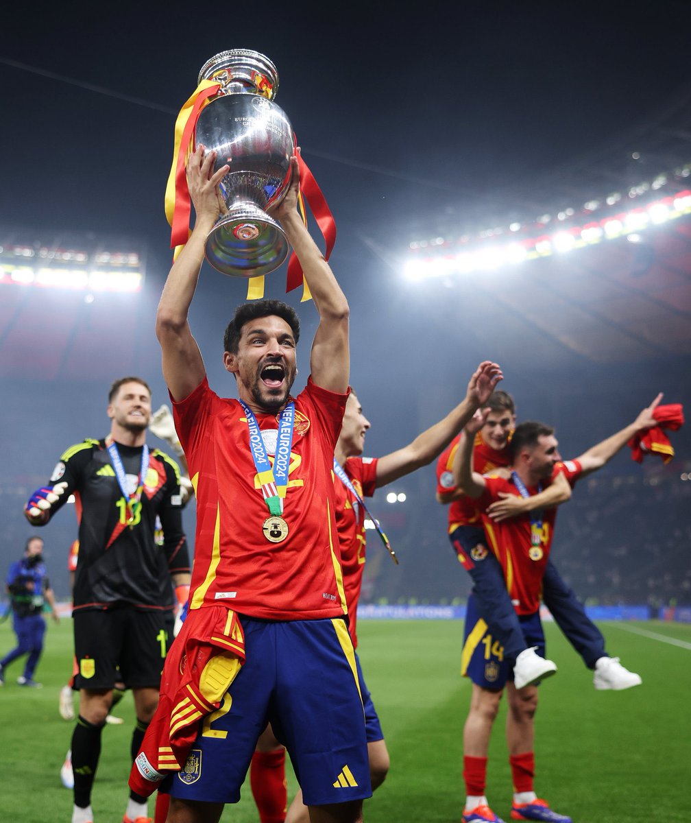 Felicidades a la <a href="/SEFutbol/">Selección Española Masculina de Fútbol</a> por este histórico título en la @EURO2024 Enhorabuena a todos los jugadores y su cuerpo técnico liderado por Luis de la Fuente y mención especial a <a href="/JNavas/">Jesús Navas</a> . Qué orgullosos estamos de ti. #EURo2024 #SEFutbol