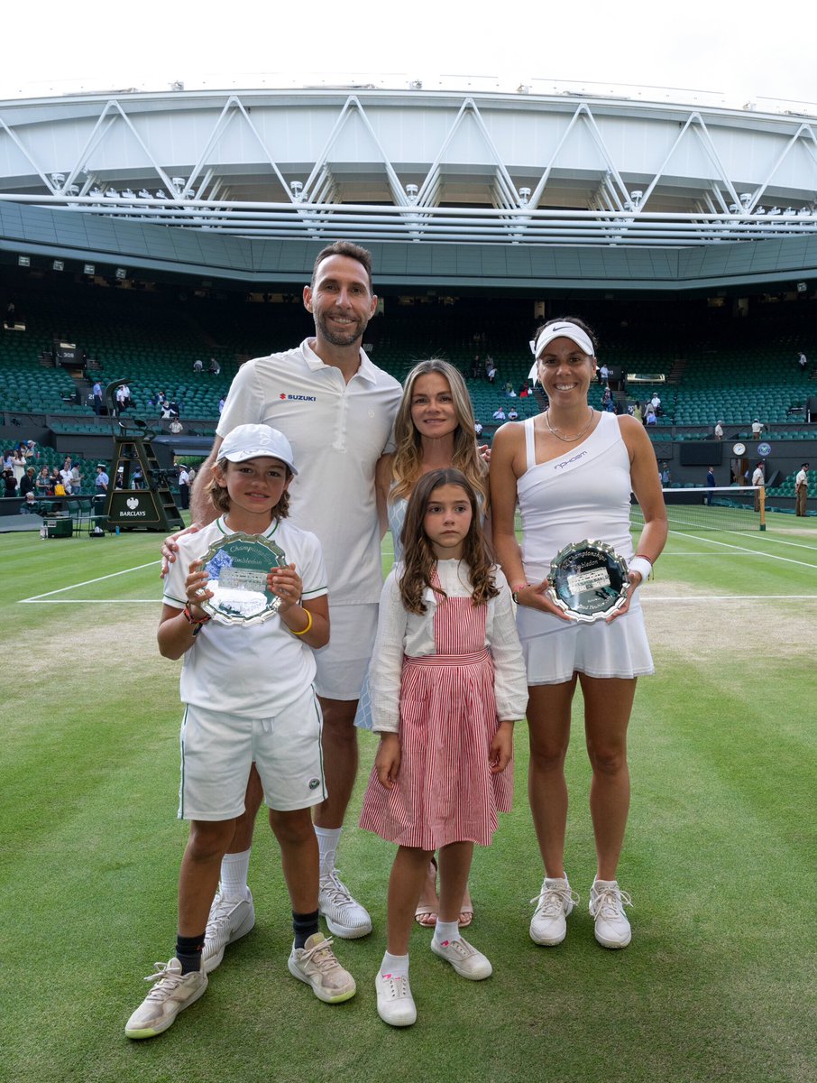 gonzalezsanty's tweet photo. Finalistas de Wimbledon!!!! 💚💜
2 semanas inolvidables!!
Gracias por todo el apoyo y aunque no ganamos , lo dimos todo!!! Viva México 🇲🇽 https://t.co/IXNHuMqUJC