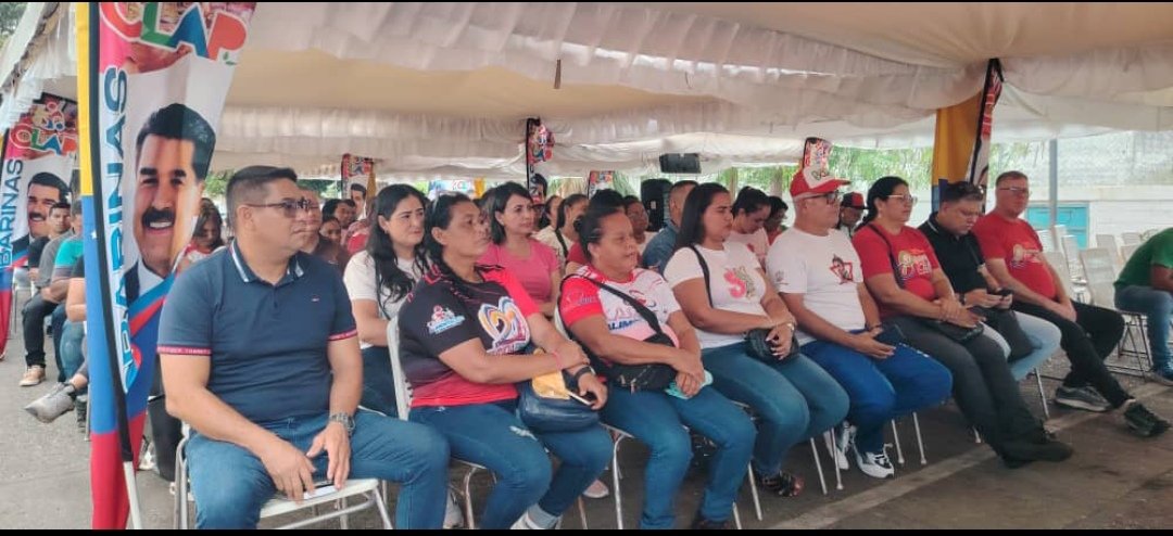 caldero272's tweet photo. @NicolasMaduro #PresidenteMaduro, desde el estado Barinas los  CLAP estamos volcados a las calles por la gran victoria del 28 de Julio M.T.M📦 https://t.co/b0NKSuMJUm