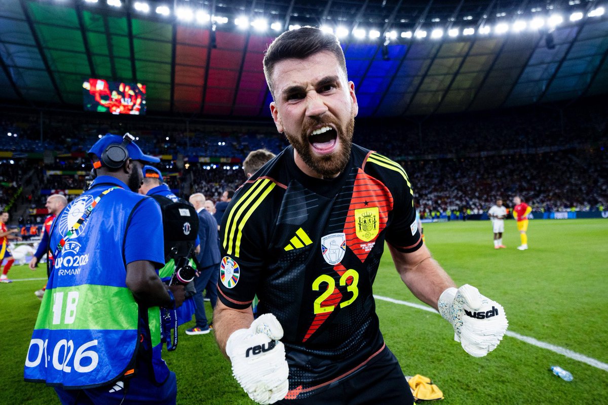 Athletickarajo's tweet photo. Campeón de Europa SUB-19
Campeón de Europa SUB-21
Campeón de Europa absoluto
Campeón Supercopa
Medalla de Plata Olímpica
Campeón Nations League
Campeón Copa del Rey
Zamora
…

UNAI SIMÓN. El mejor portero del mundo. https://t.co/eOPeHhnEbN