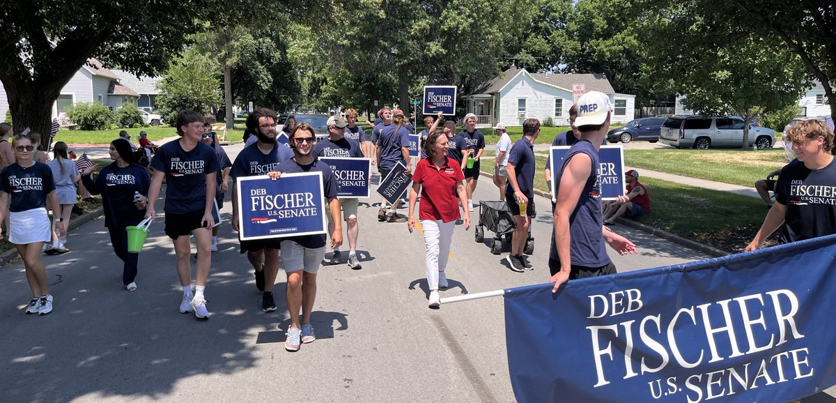 DebforNebraska's tweet photo. Thank you to the people of Fremont for the warm welcome #TeamFischer received at today’s John C. Fremont Days Parade! We had a fantastic time visiting with so many of you. #LoveNE https://t.co/fKgIBIV5aU