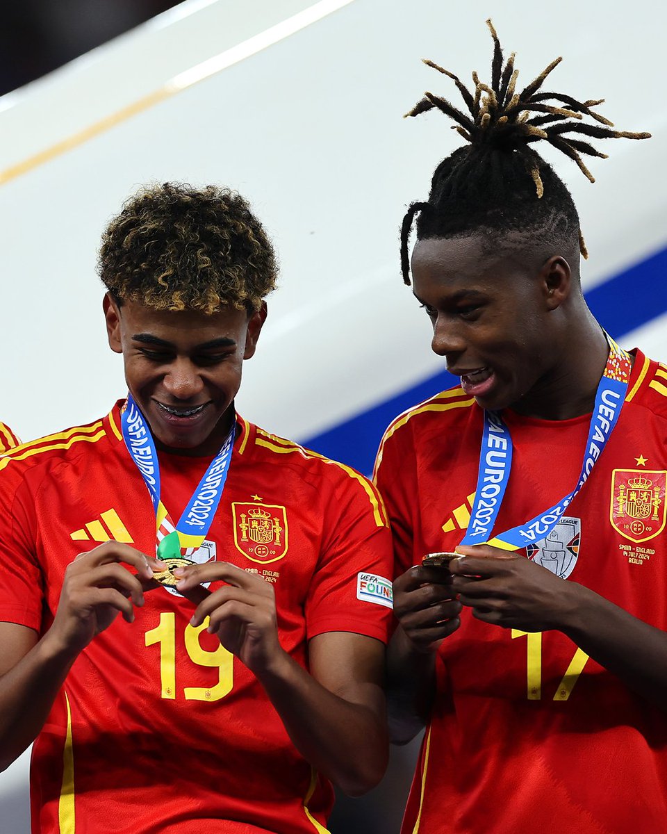 SportOnFootball's tweet photo. Friday, 12th of July: Nico Williams turns 23 years🎉 
Saturday, 13th of July: Lamine Yamal turns 17 years🎉
Sunday, 14th of July: Lamine Yamal assist Nico Williams in the final. 
They both get their presents🥳🥇 https://t.co/BrhtBQwI09