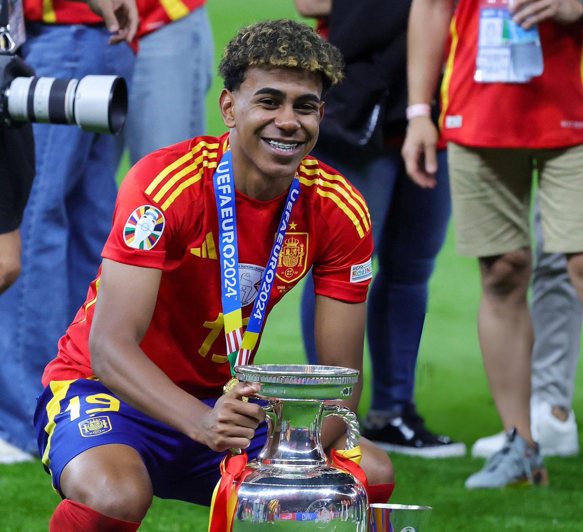 TrollFootball's tweet image. Sent Modric home 
Sent Kroos home 
Sent Mbappe home
Sent Tchouameni home
Sent Camavinga home
Sent Bellingham home 

Lamine Yamal completed all of his homework.