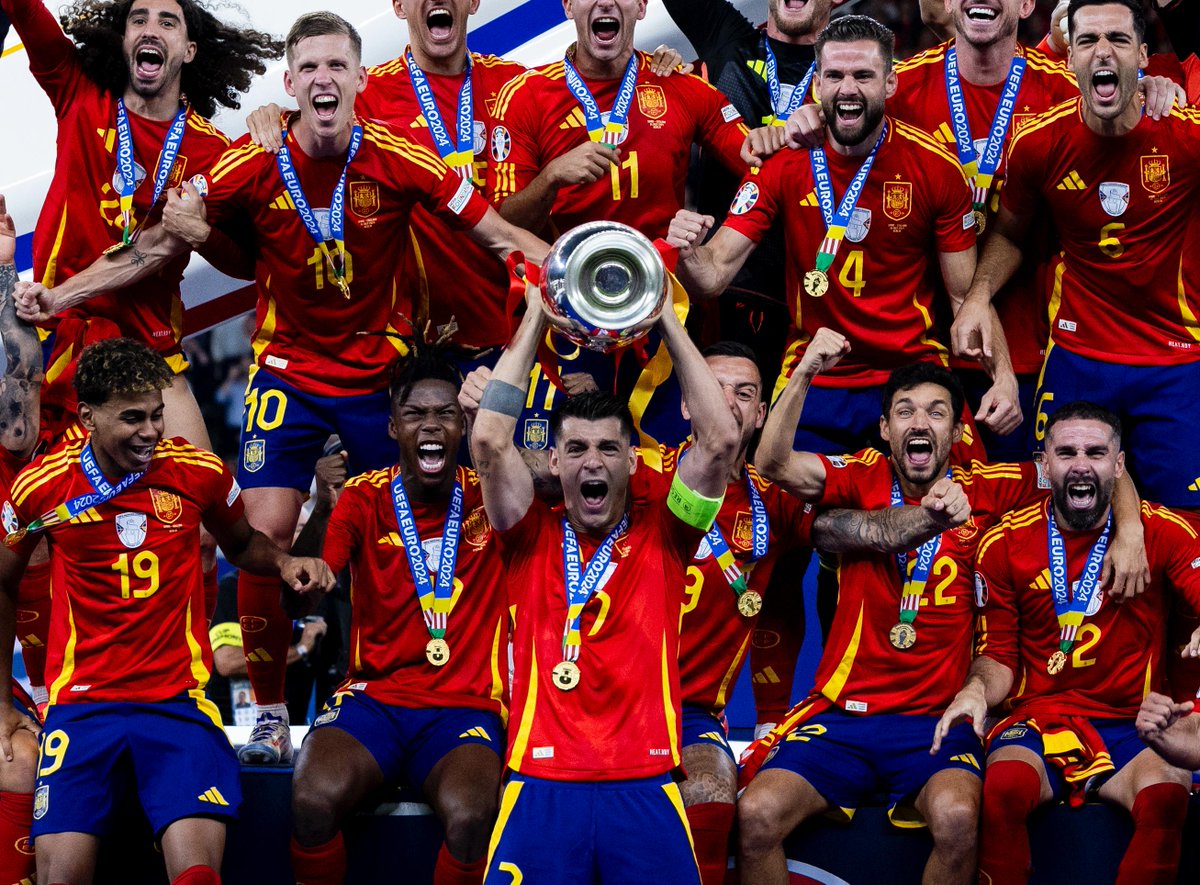 muchodeportecom's tweet photo. 🔝𝙅𝙚𝙨ú𝙨 𝙉𝙖𝙫𝙖𝙨, historia de la selección.

🏆El capitán del #SevillaFC suma su cuarto título con España.

📲https://t.co/9oaeJ6LCr2 https://t.co/juUEsJRCat