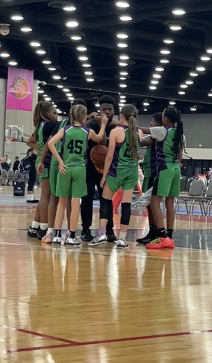 Ellabolling21's tweet photo. Roses Rising Stars 2024 💐
Thanks to the coaches and players from  @TEAMOMGAL for making me feel like family last week. So thankful for the opportunity! https://t.co/PKqGW59oBE
