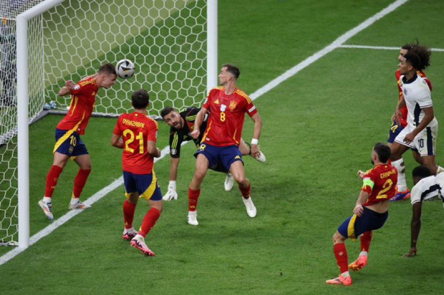 Cómo mola esta selección y cómo mola ver a todo un país unido (al menos por el deporte).

✊✊🏻✊🏿🇪🇸