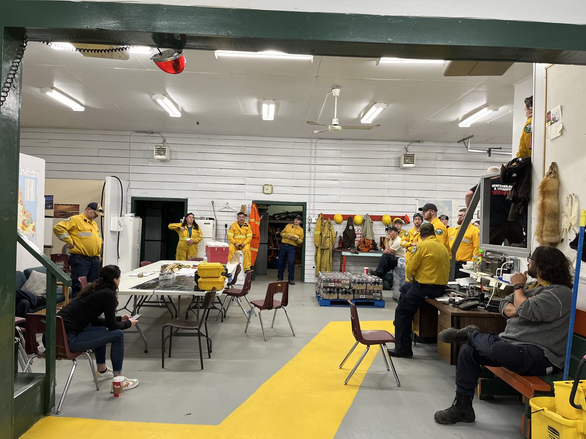 FureyAndrew's tweet photo. Thank you to the emergency response teams who are battling the wildfire in Labrador West and assisting those who are displaced. Your efforts are tremendous. We are also grateful for the support of our friends from Quebec and New Brunswick, as we continue the fight from the air. https://t.co/IjpFsqx8oh